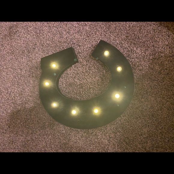 Rustic “C” letter wall hanging decor - Picture 2 of 2